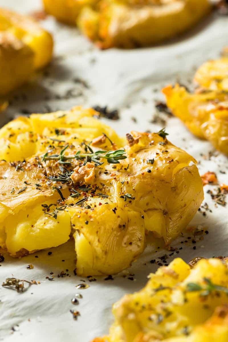 Crispy Oven Roasted Smashed Potatoes - Creme De La Crumb