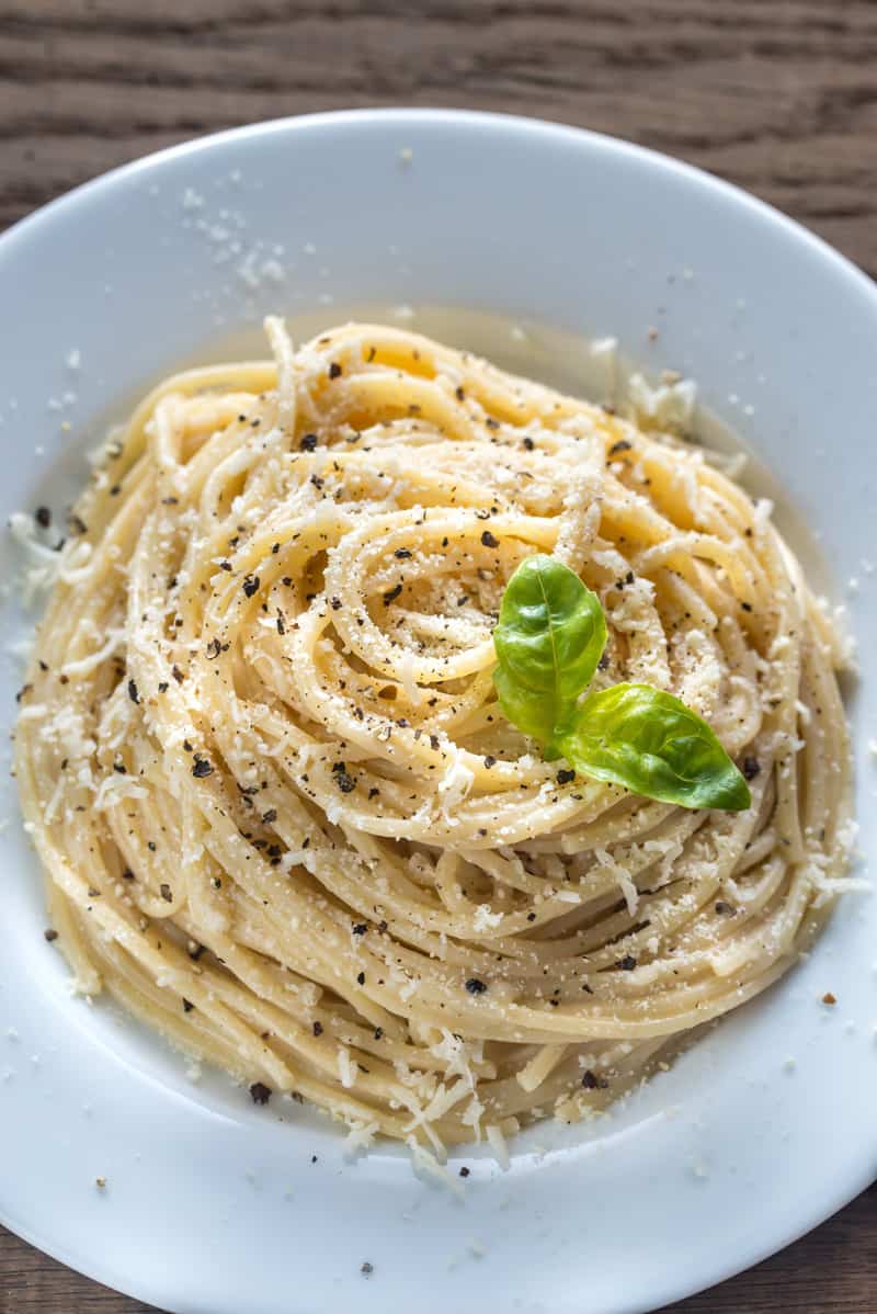 Easy Authentic Cacio e Pepe Recipe - Recipes from Italy