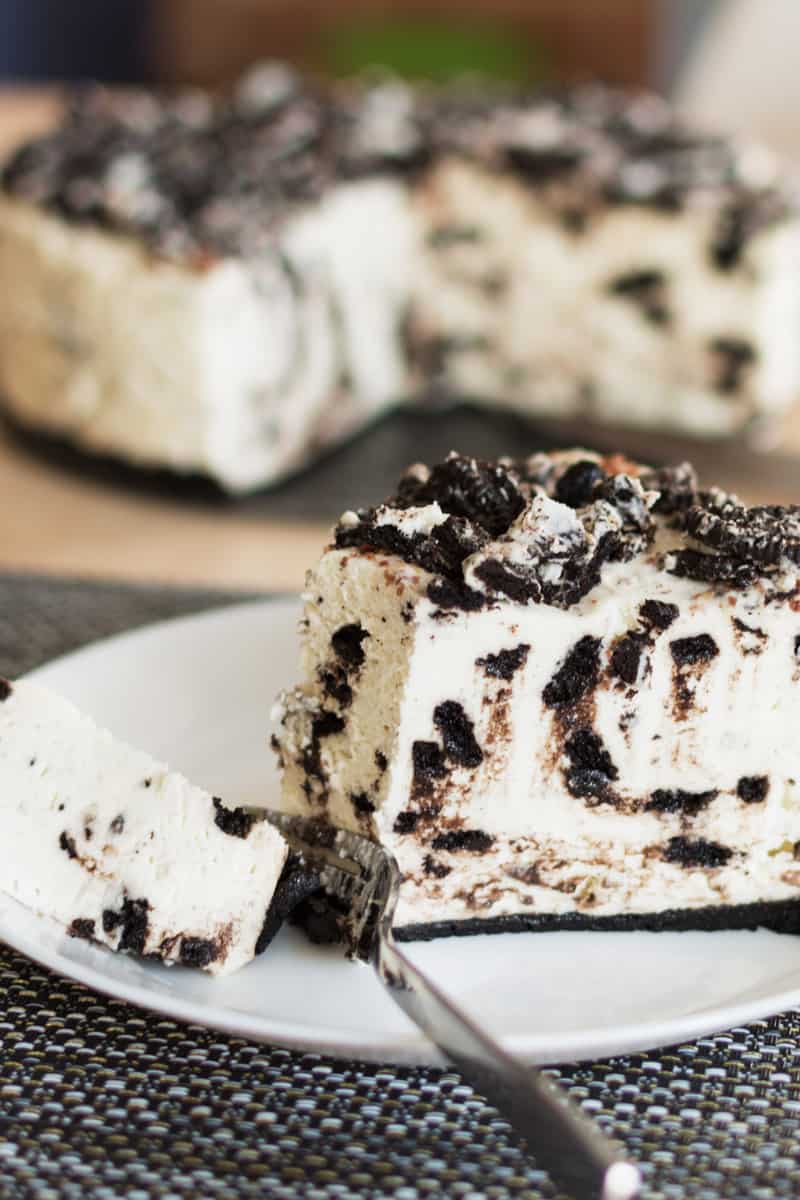 This Is The BEST No-Bake Oreo Cheesecake!! The Oreo Crust Is Filled ...