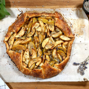 apple lavender galette