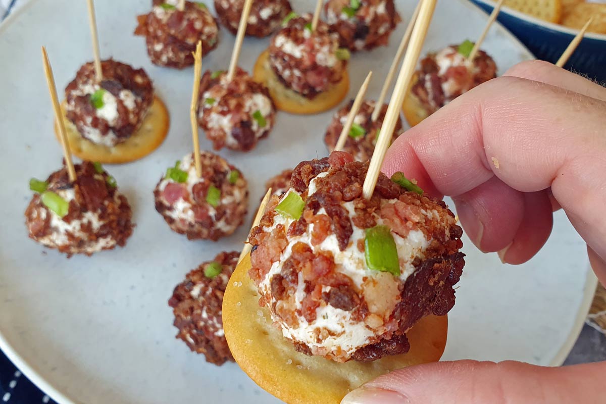 Petizers Mini Bacon Cheeseballs - A Food Lover's Kitchen