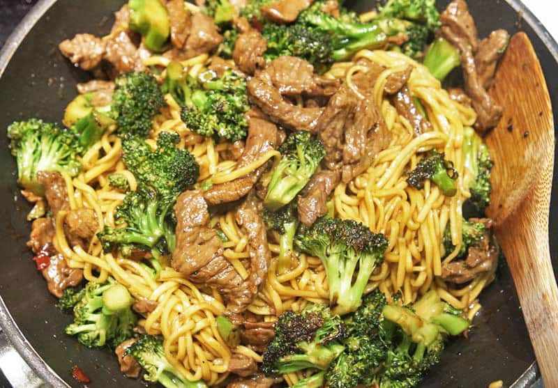 beef and broccoli noodles