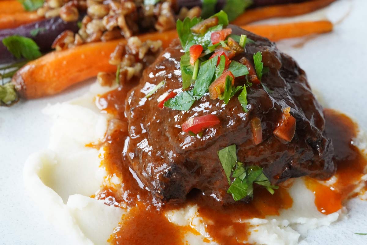 Beef short ribs with maple roasted carrots