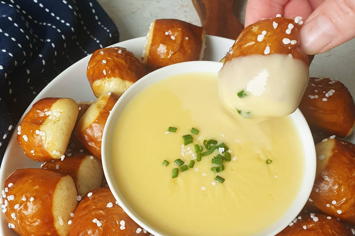 beer cheese dip with baked pretzels