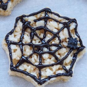 Spider web rice krispies treat