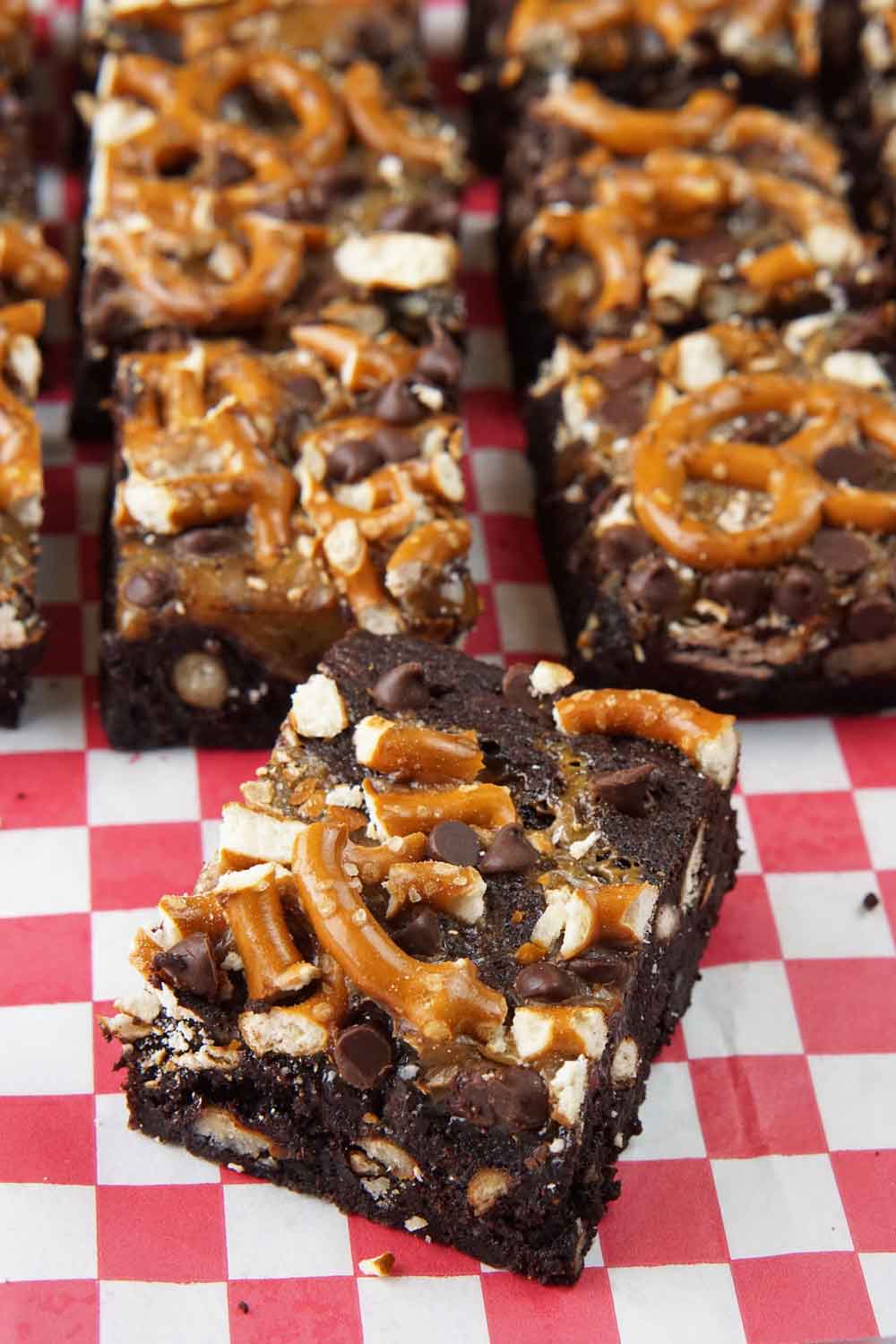 sweet & salty pretzel brownies