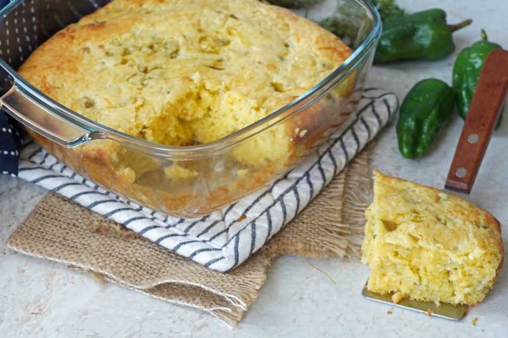 Chili cheddar cornbread