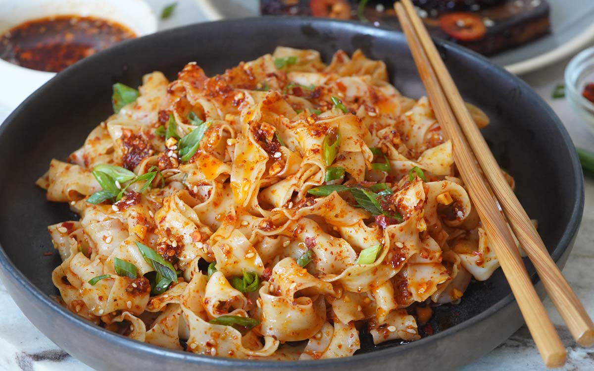Garlic chili oil noodles
