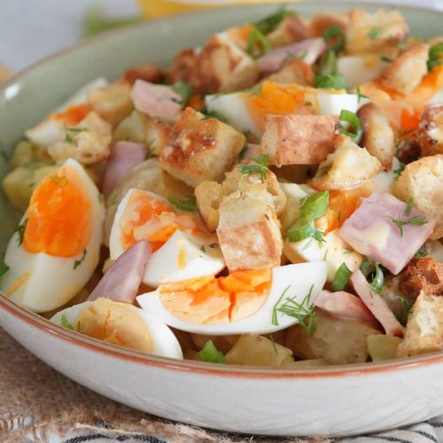 Eggs benedict potato salad