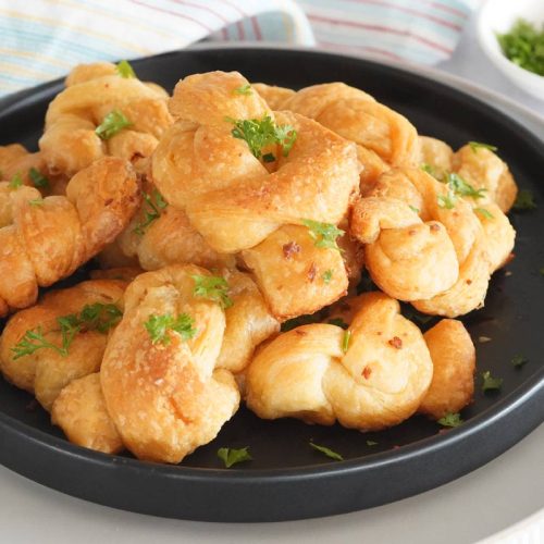 Buttery garlic knots