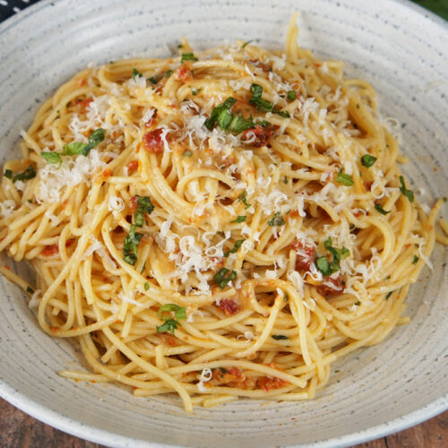 Garlic tomato butter pasta