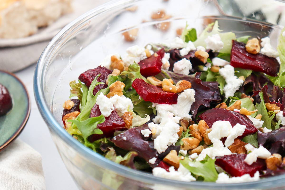 Goat cheese salad with beets