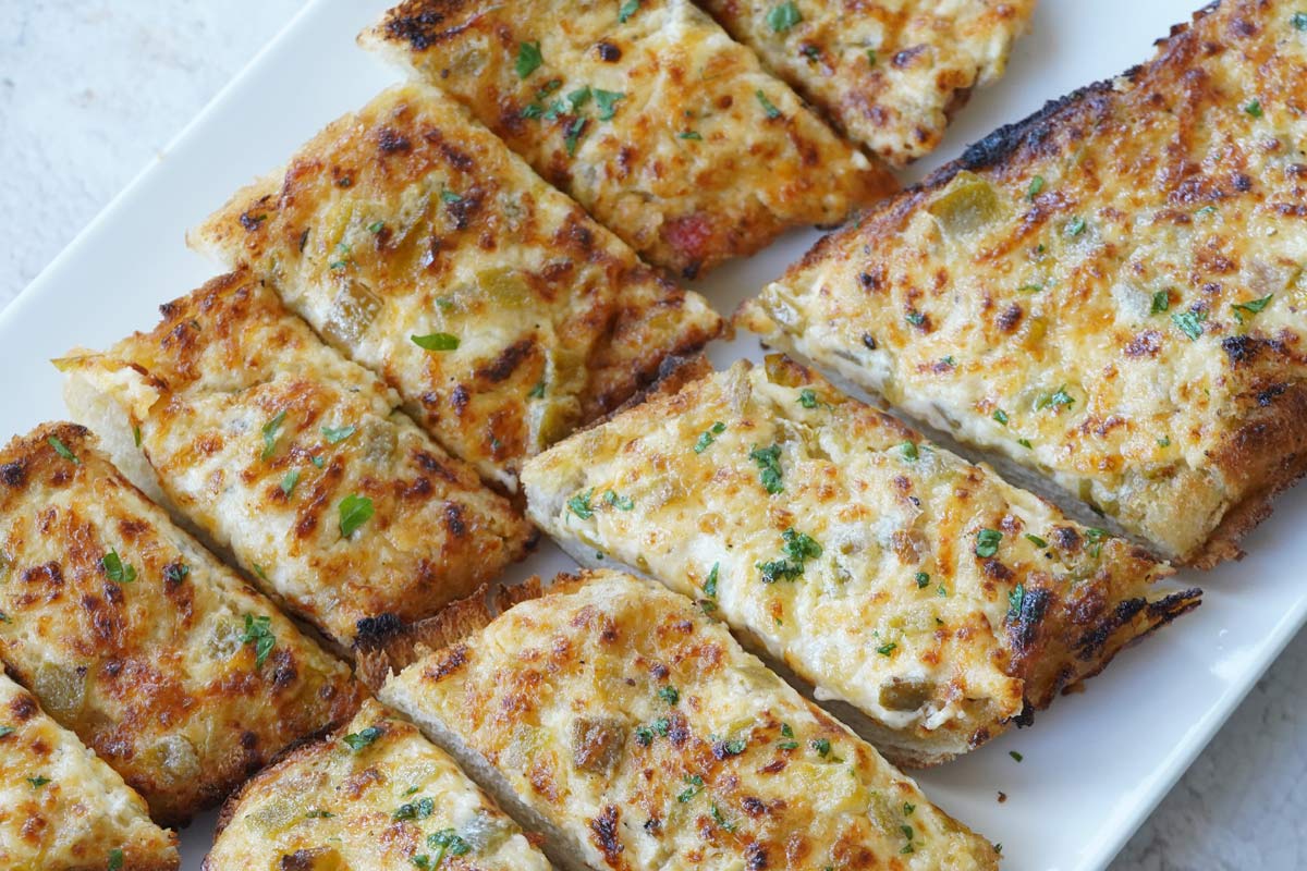 cheesy green chili bread