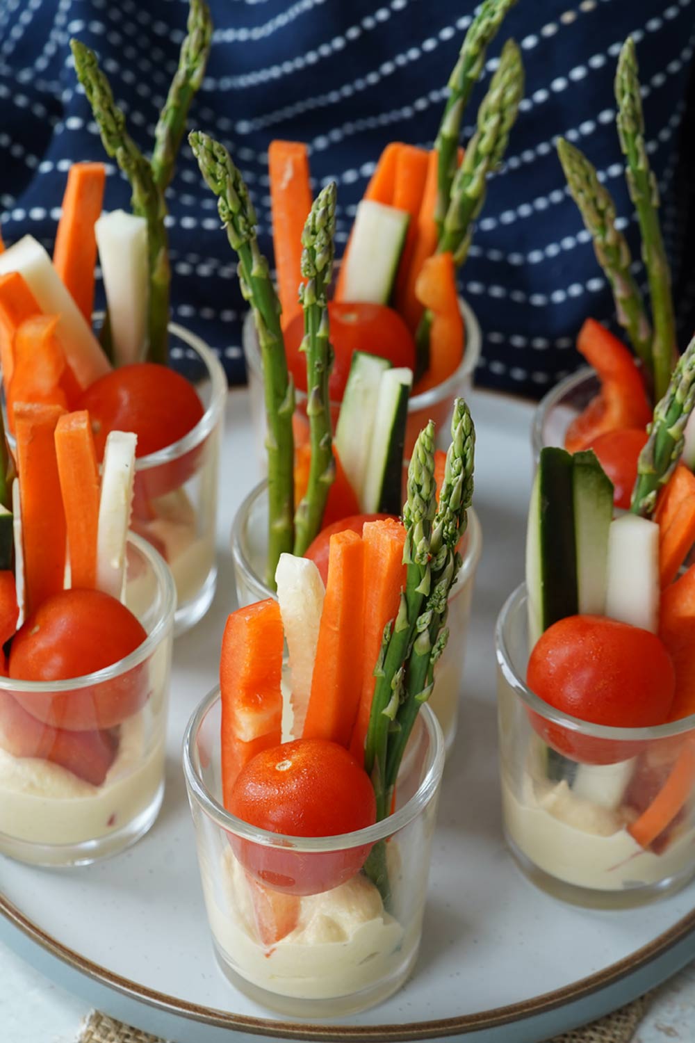 Hummus crudité cups
