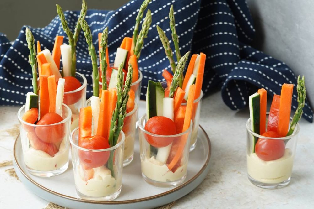 Hummus crudité cups