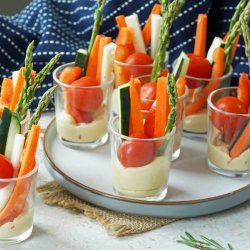 Hummus crudité cups