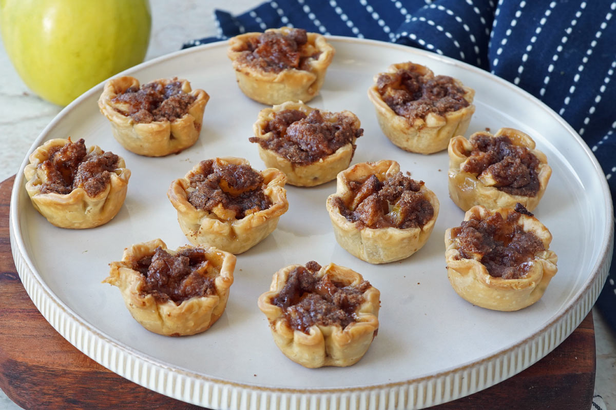 Mini apple tarts