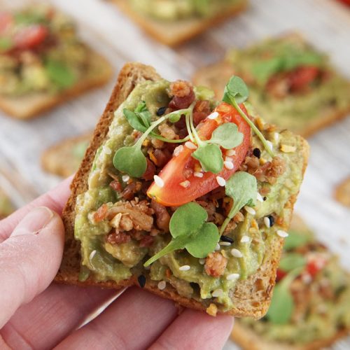 avocado bacon toast bites