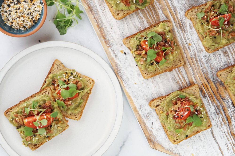 avocado bacon toast bites