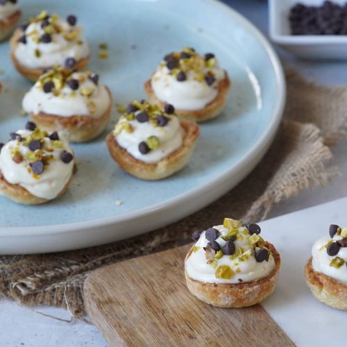 mini cannoli cups