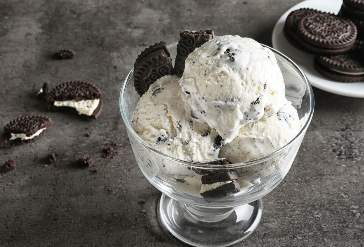 homemade oreo ice cream with machine