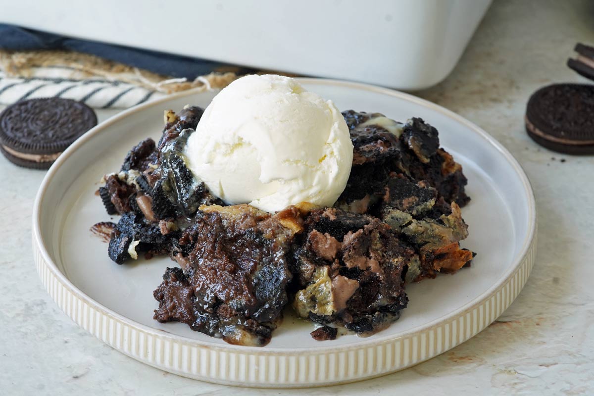 Oreo dump cake