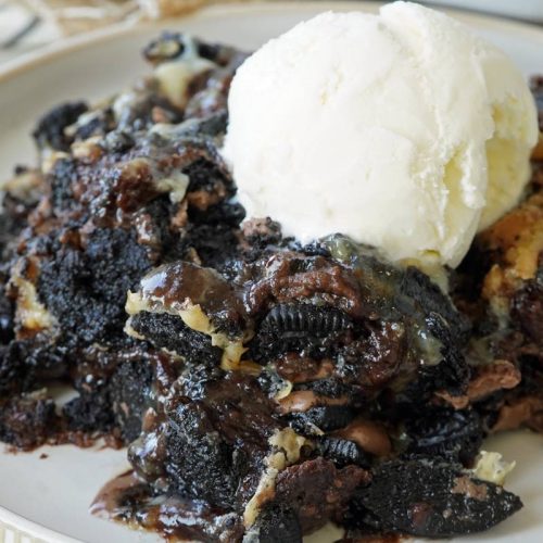 Oreo dump cake