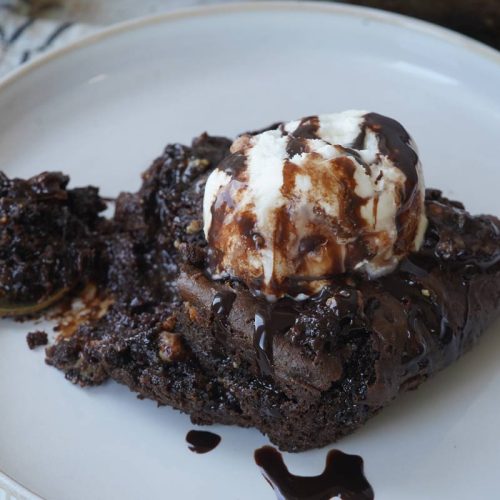 Peanut butter cup dump cake