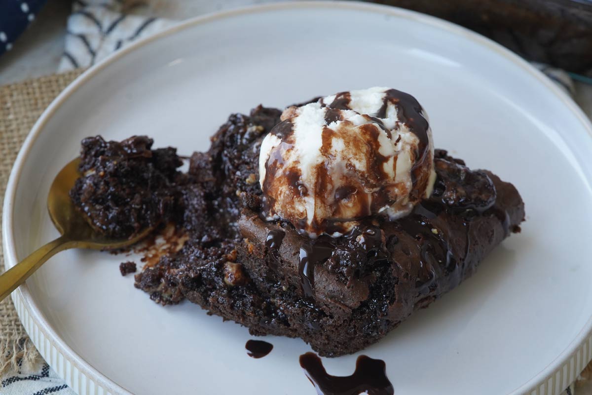 Peanut butter cup dump cake