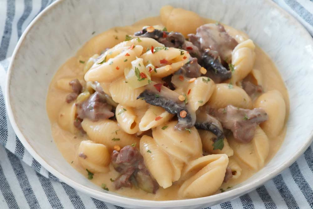 Philly cheesesteak pasta