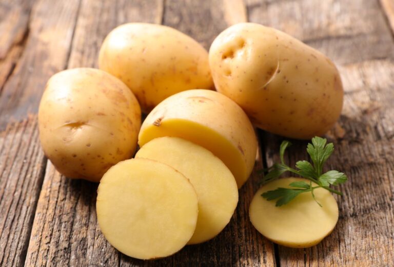 How Many Potatoes Are In A Pound? A Food Lover's Kitchen
