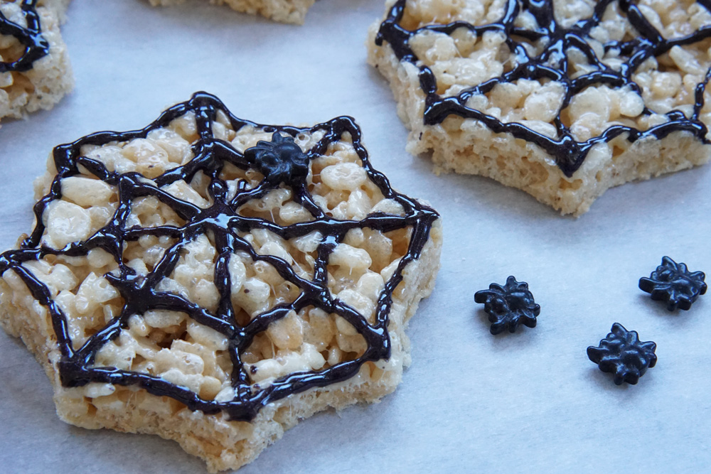 Spider web rice krispies treat