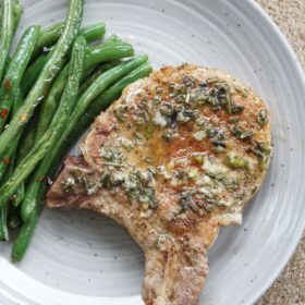 rosemary garlic pork chop and green beans