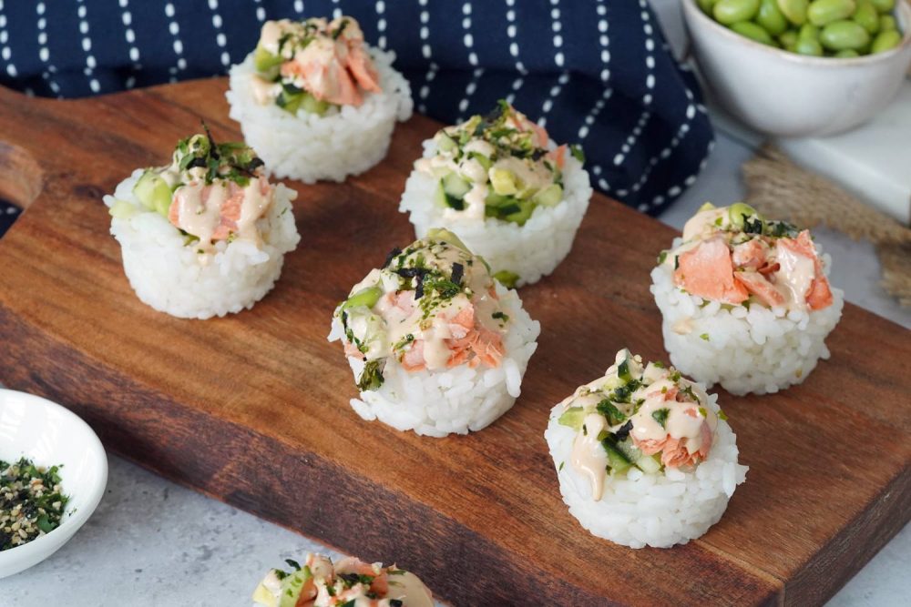 Salmon sushi cups