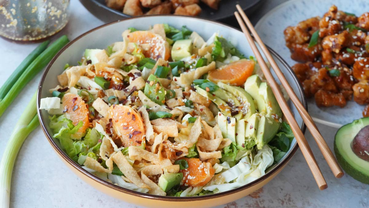 Sesame ginger salad with wontons