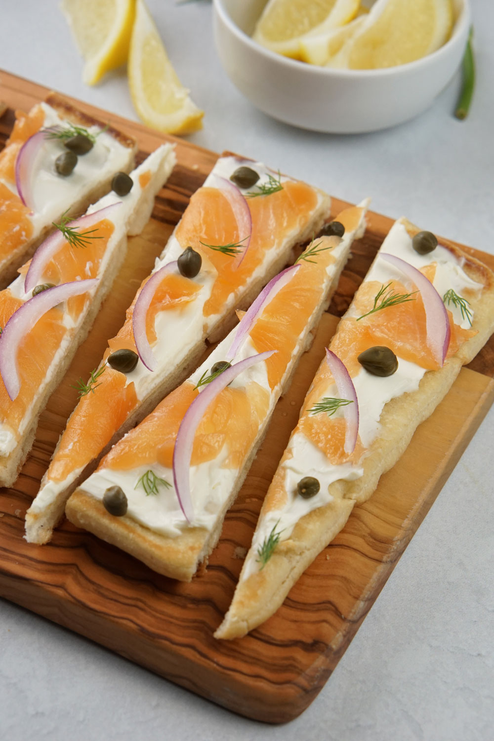 smoked salmon flatbread