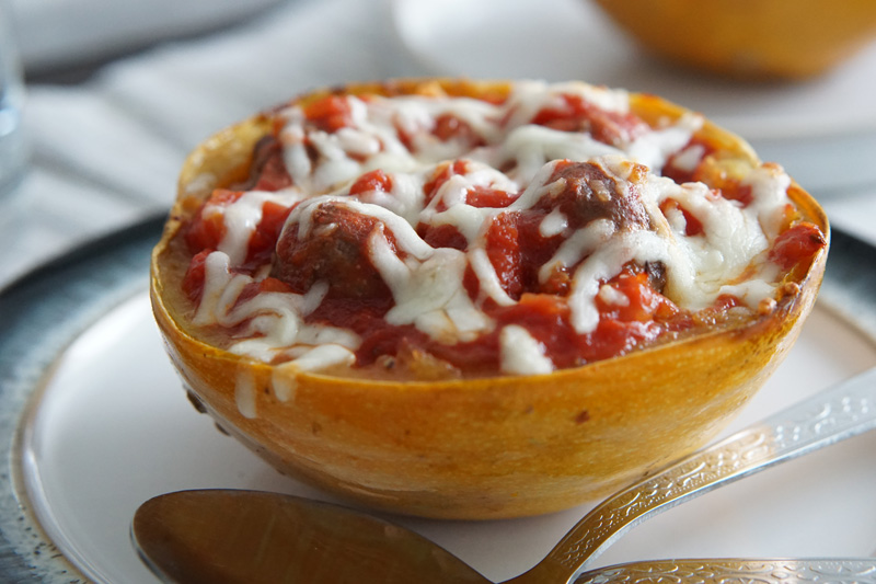spaghetti squash and meat sauce
