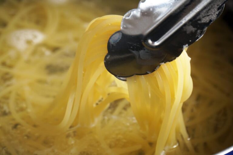 How to Thicken Spaghetti Sauce 8 Different Ways A Food Lover's Kitchen