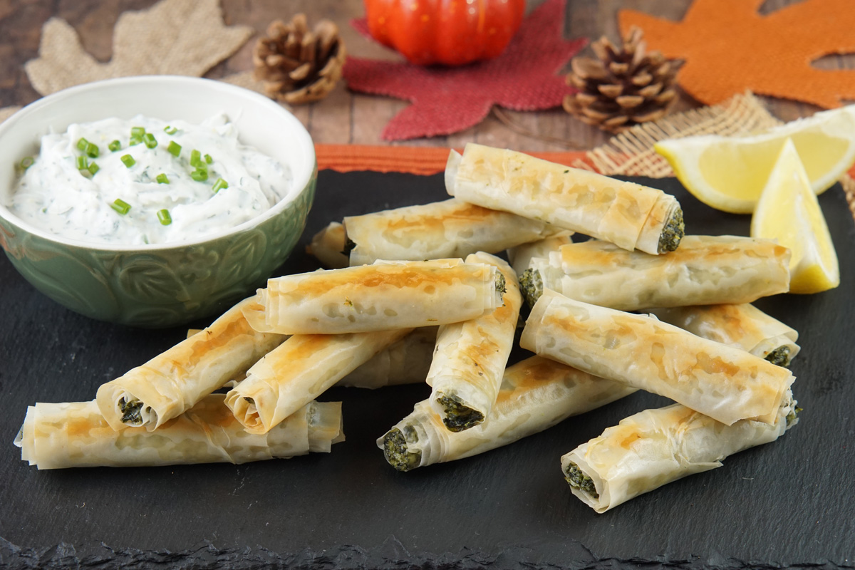 spinach phyllo rolls