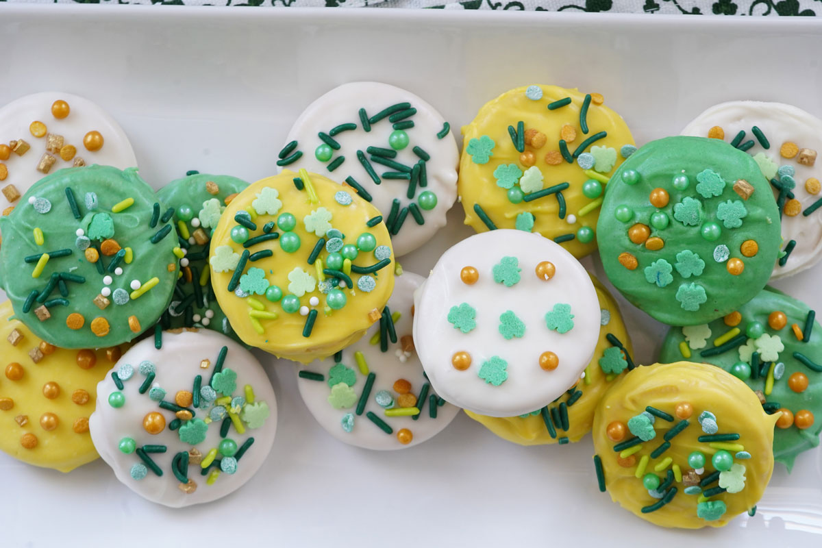 St Patricks day chocolate dipped oreos
