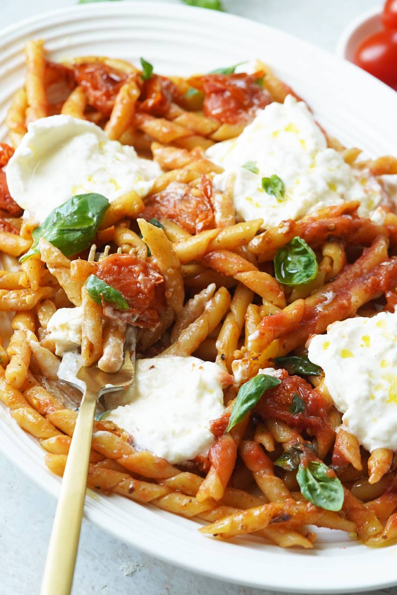 tomato burrata pasta