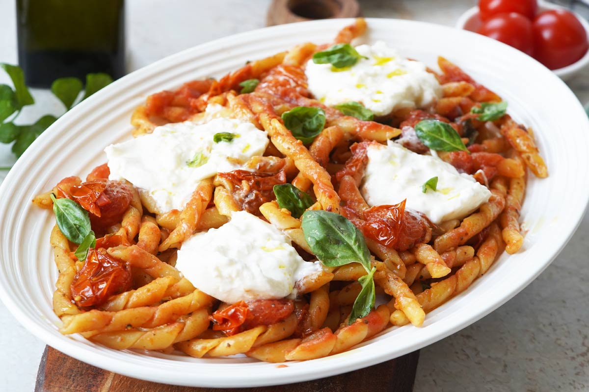 tomato burrata pasta