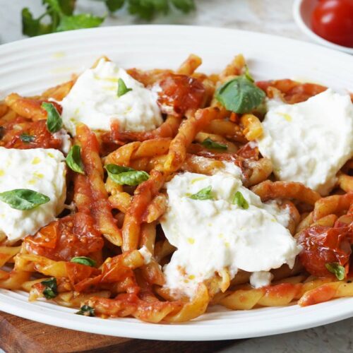 tomato burrata pasta