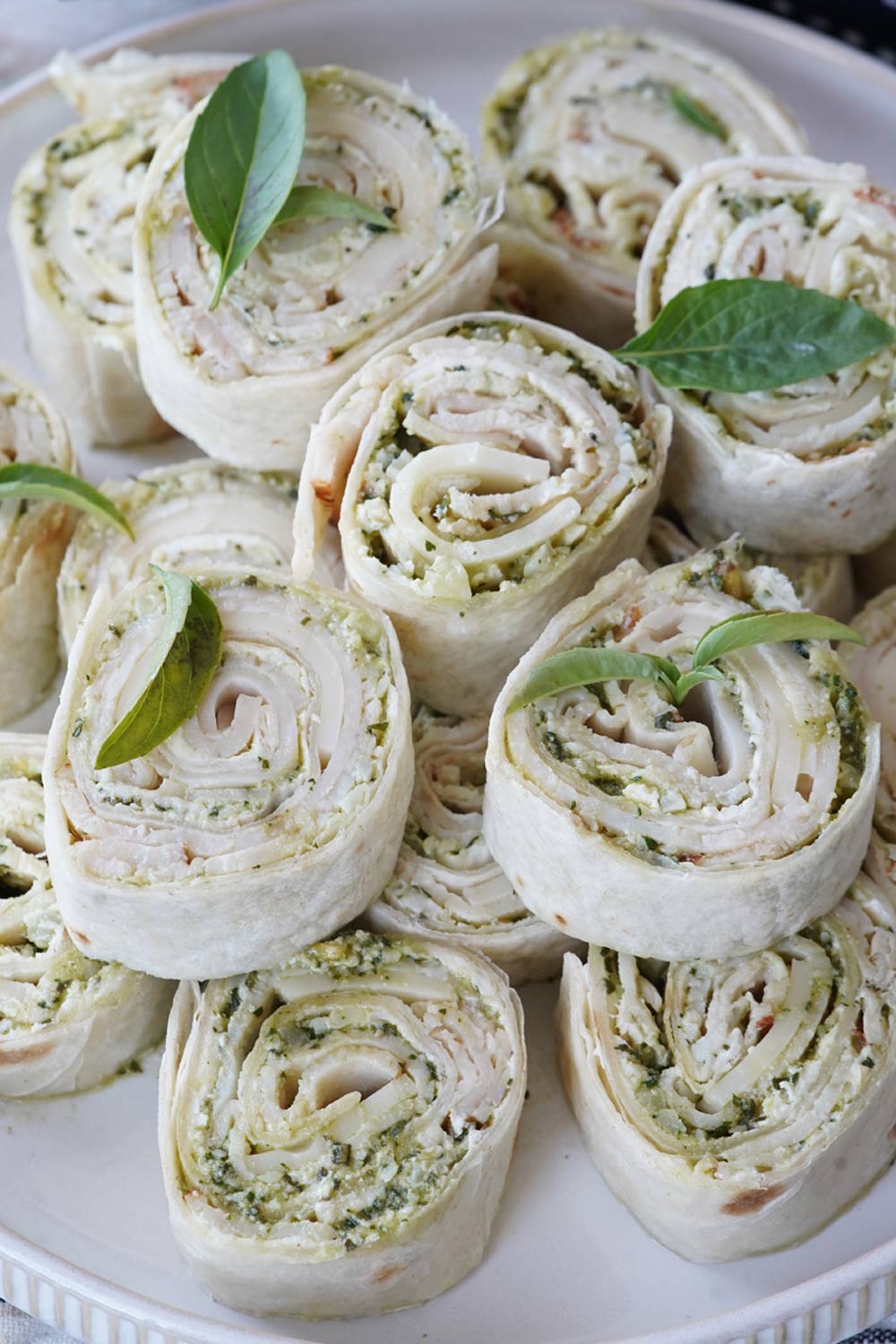 turkey pesto pinwheels