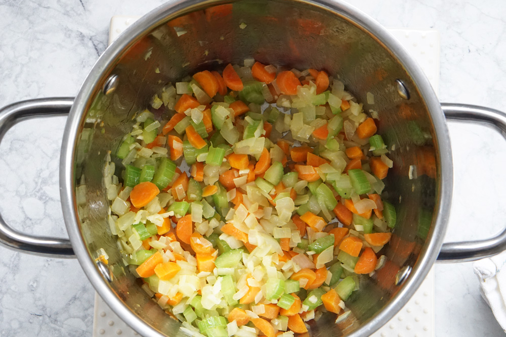 Sauteed vegetables in the pot